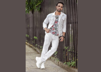 SVMT Music Launches Debutante Dipak Tewari with Madhurima Tuli in Chartbusting Music Video ‘Hayaa’