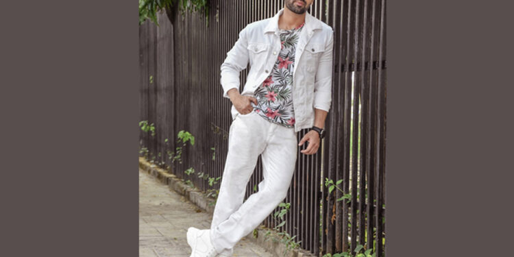 SVMT Music Launches Debutante Dipak Tewari with Madhurima Tuli in Chartbusting Music Video ‘Hayaa’