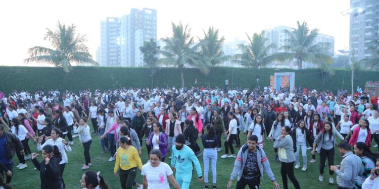 The New Year's morning was started by Surtis with fitness