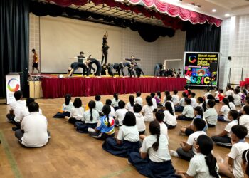 Global Indian International School, GIIS Ahmedabad, International Yoga Day, Caesar D’silva,