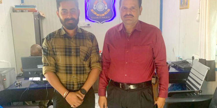 Pandey Saket: A 22 year old Cyber Security Expert Empowering Gujarat Police in the Fight Against Cybercrimes