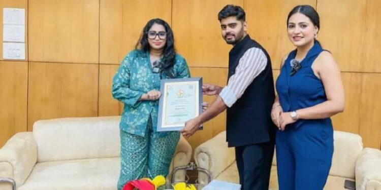 Dr. Satyasri Akula Explores AI’s Impact on Human Thinking at IIT Kanpur’s SAMWAAD Talk Show 